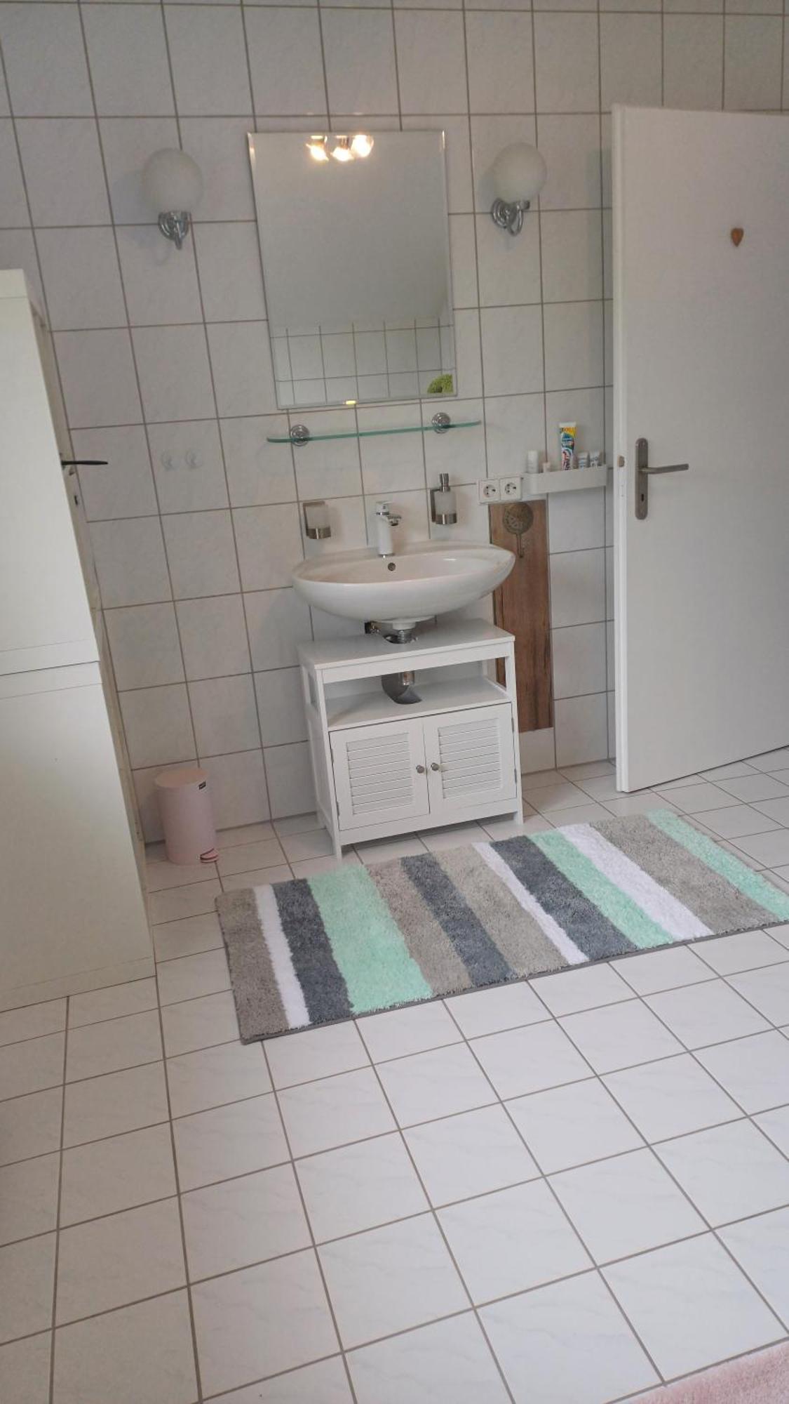 Helle Schoene Dachgeschosswohnung Mit Balkon Щоках Екстериор снимка